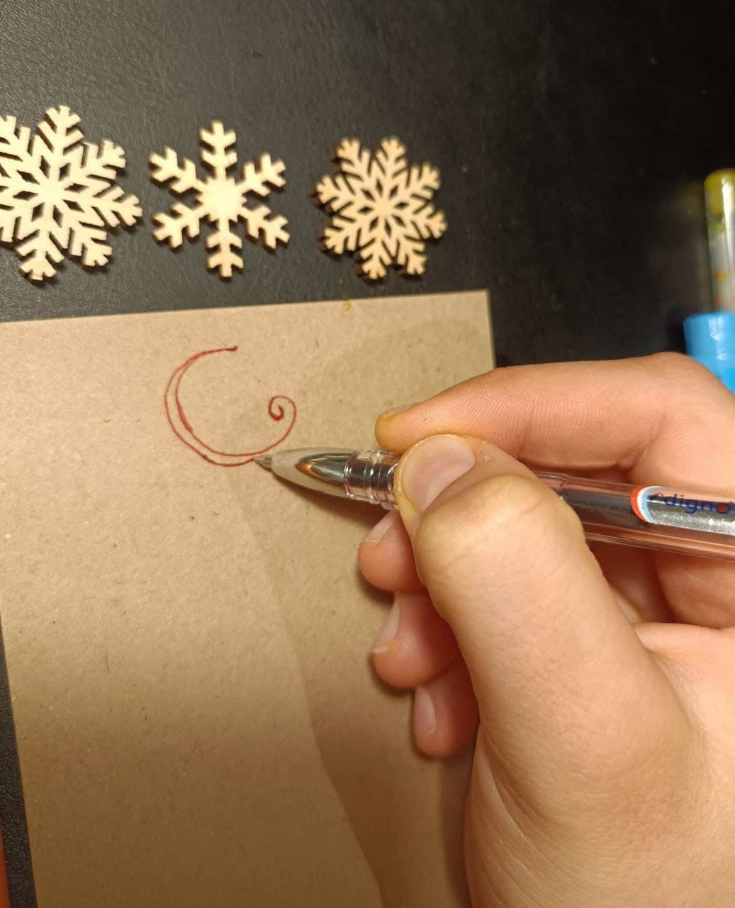 How to draw a New Year card in Russian